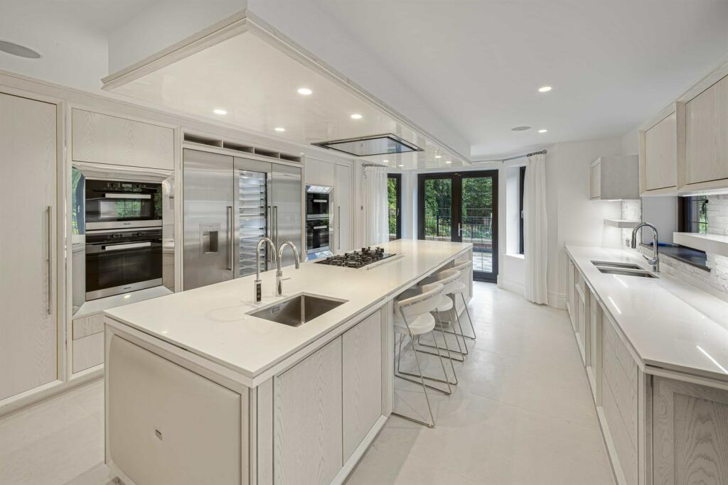 6 bedroom detached house for sale in Springwood, Chapel Lane, Hale Barns, WA15